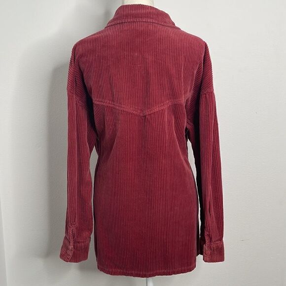 Forever 21 corduroy snap up shirt.  Snaps are distressed, see picture.  Size M - Picture 3 of 4
